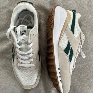 Reebok Galaxy 16 Green White Size 8.5